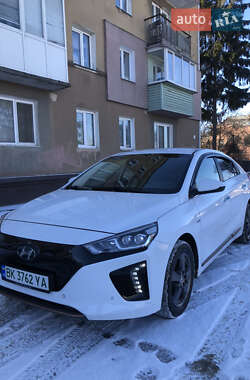 Лифтбек Hyundai Ioniq 2019 в Ровно