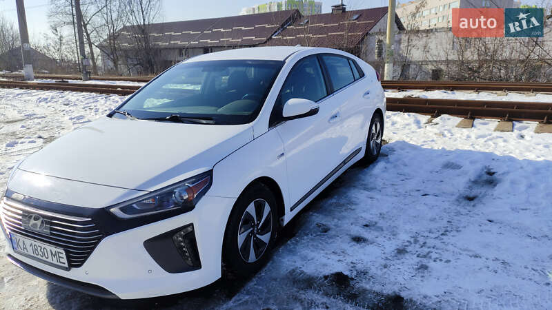 Хэтчбек Hyundai Ioniq 2017 в 