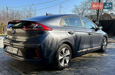 Хетчбек Hyundai Ioniq 2019 в 