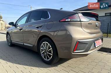 Ліфтбек Hyundai Ioniq 2019 в 