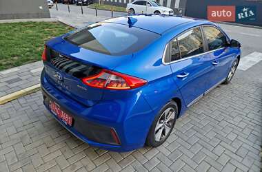 Хэтчбек Hyundai Ioniq 2017 в 