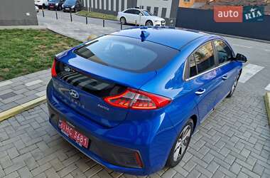 Хэтчбек Hyundai Ioniq 2017 в 
