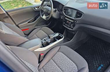 Хэтчбек Hyundai Ioniq 2017 в 