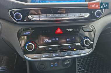 Хэтчбек Hyundai Ioniq 2017 в 