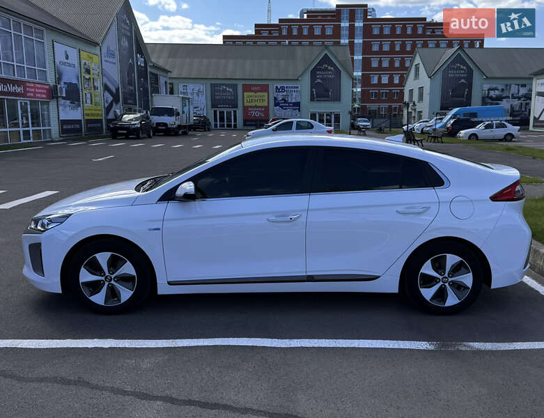 Хэтчбек Hyundai Ioniq 2017 в Киеве