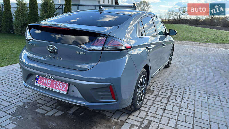 Лифтбек Hyundai Ioniq 2020 в Львове