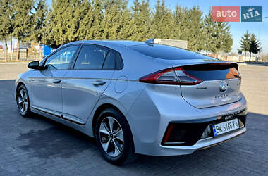Хэтчбек Hyundai Ioniq 2018 в 