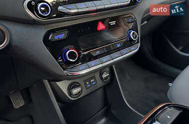 Хэтчбек Hyundai Ioniq 2018 в 