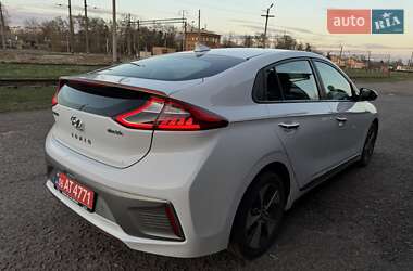 Хэтчбек Hyundai Ioniq 2018 в 