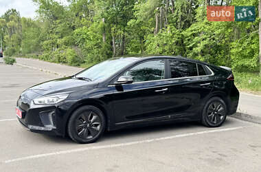 Хэтчбек Hyundai Ioniq 2016 в 