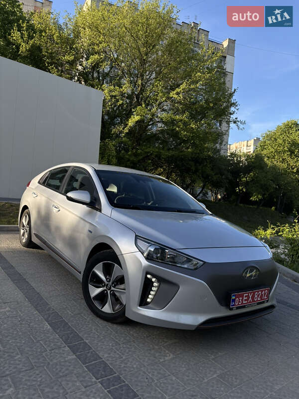 Хетчбек Hyundai Ioniq 2018 в 