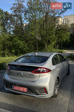 Хетчбек Hyundai Ioniq 2018 в 