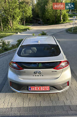 Хетчбек Hyundai Ioniq 2018 в 
