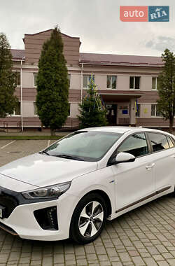 Хетчбек Hyundai Ioniq 2018 в 