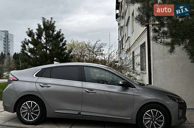 Лифтбек Hyundai Ioniq 2021 в Львове
