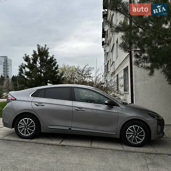 Hyundai Ioniq 2021