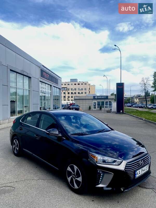 Хэтчбек Hyundai Ioniq 2017 в Киеве