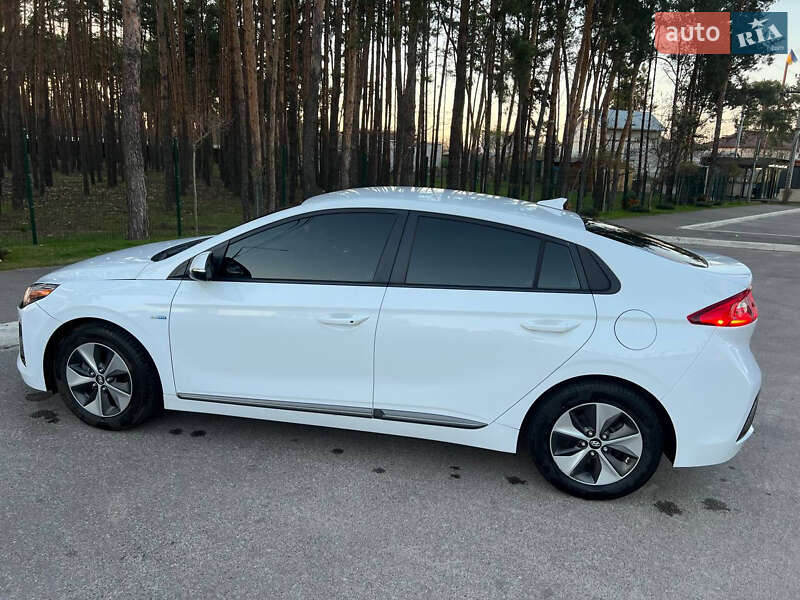 Лифтбек Hyundai Ioniq 2019 в Киеве