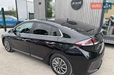 Хетчбек Hyundai Ioniq 2019 в 