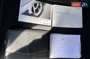 Хэтчбек Hyundai Ioniq 2018 в 