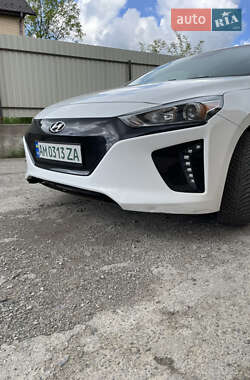 Хэтчбек Hyundai Ioniq 2017 в 