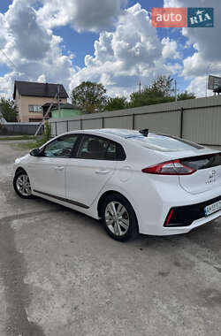 Хэтчбек Hyundai Ioniq 2017 в 