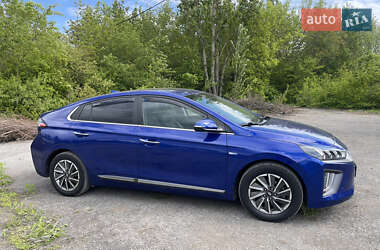 Лифтбек Hyundai Ioniq 2020 в 