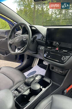 Лифтбек Hyundai Ioniq 2020 в 