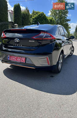 Хетчбек Hyundai Ioniq 2018 в 