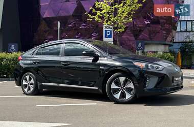 Лифтбек Hyundai Ioniq 2019 в Киеве