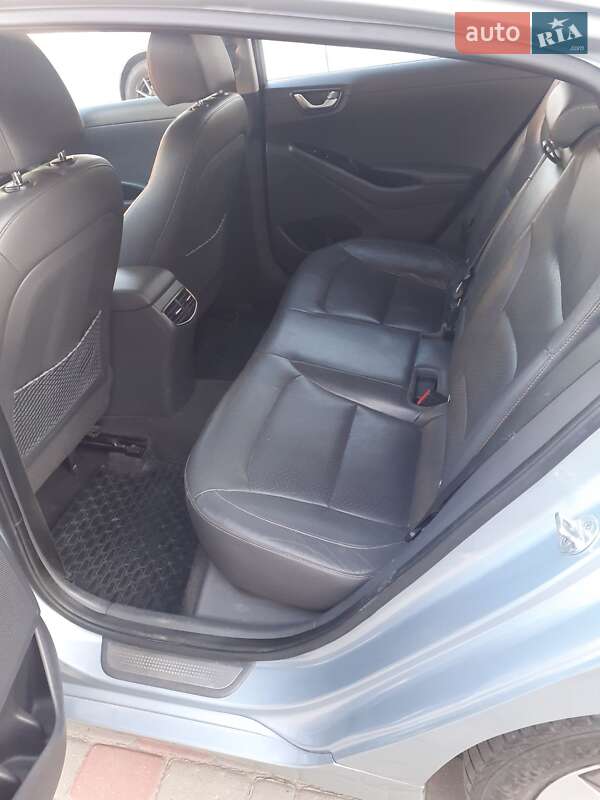 Хэтчбек Hyundai Ioniq 2018 в Владимире фото 15 Хэтчбек Hyundai Ioniq 2018 в Владимире