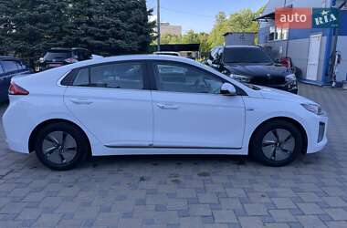 Лифтбек Hyundai Ioniq 2020 в 