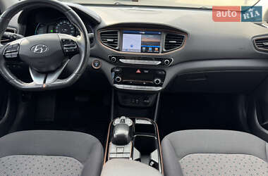 Хэтчбек Hyundai Ioniq 2018 в 