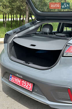 Ліфтбек Hyundai Ioniq 2019 в 