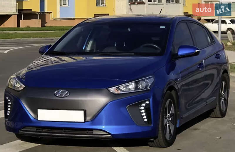 Хэтчбек Hyundai Ioniq 2016 в 