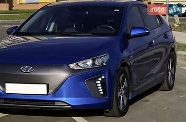 Хэтчбек Hyundai Ioniq 2016 в 