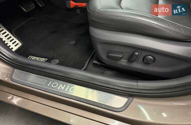 Хэтчбек Hyundai Ioniq 2019 в 