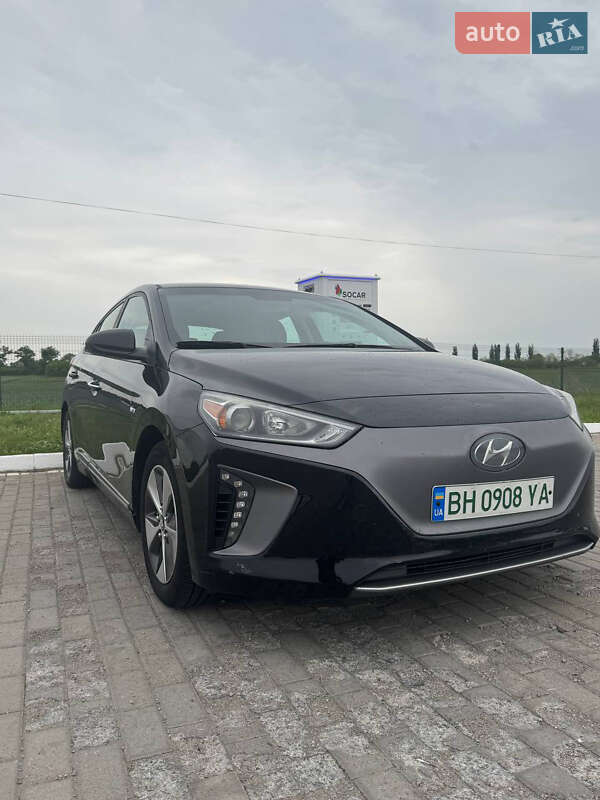 Хэтчбек Hyundai Ioniq 2017 в Черкассах фото 5 Хэтчбек Hyundai Ioniq 2017 в Черкассах