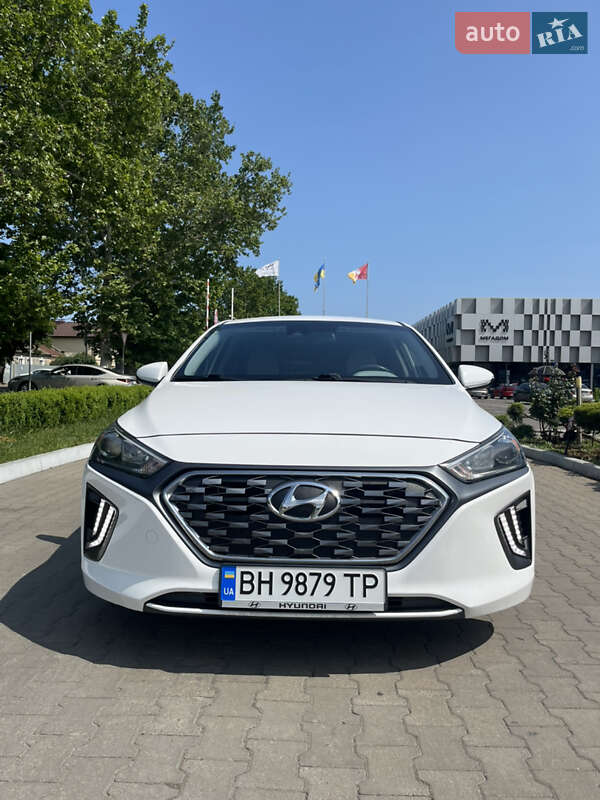 Лифтбек Hyundai Ioniq 2019 в 