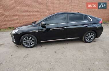 Хэтчбек Hyundai Ioniq 2017 в 