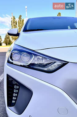Хэтчбек Hyundai Ioniq 2018 в 