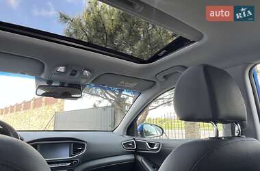Хэтчбек Hyundai Ioniq 2017 в 