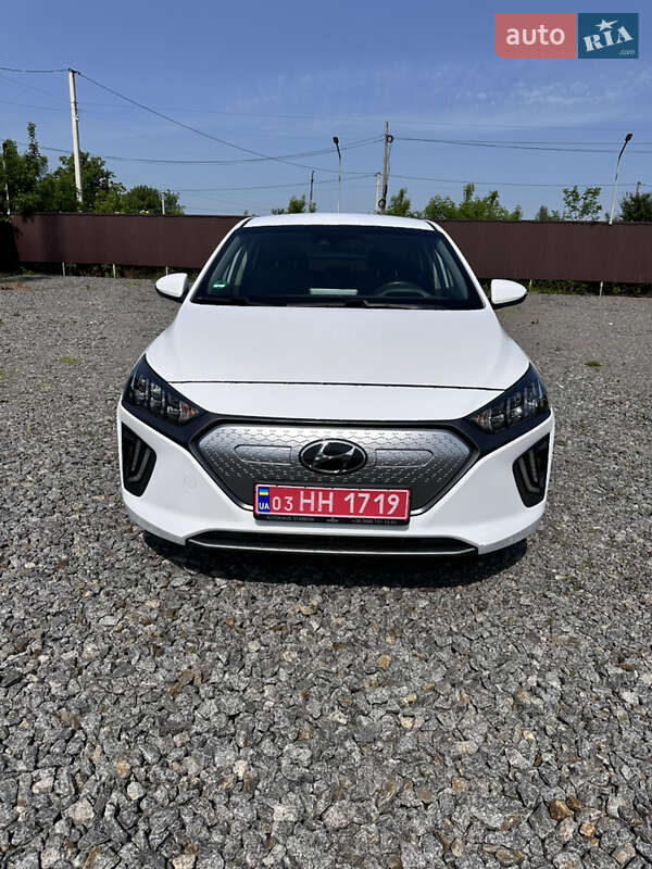 Лифтбек Hyundai Ioniq 2020 в 