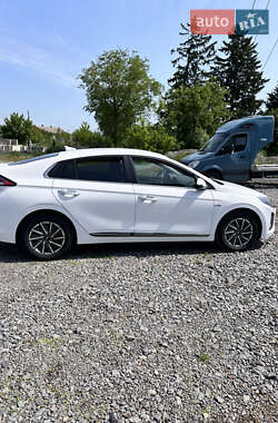 Лифтбек Hyundai Ioniq 2020 в 