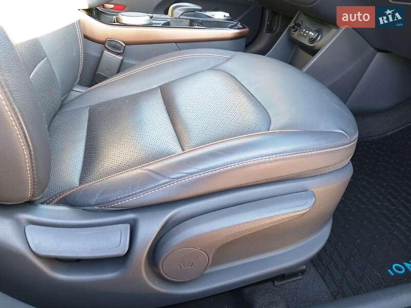 Хетчбек Hyundai Ioniq 2018 в Житомирі