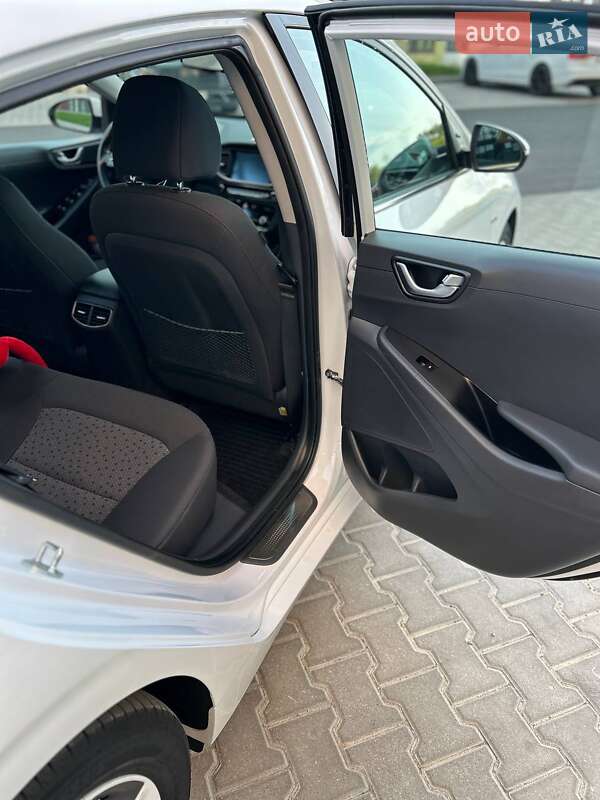 Ліфтбек Hyundai Ioniq 2019 в Стрию