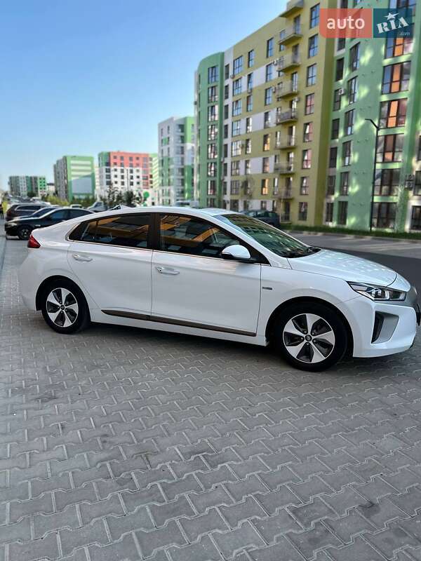 Ліфтбек Hyundai Ioniq 2019 в Стрию