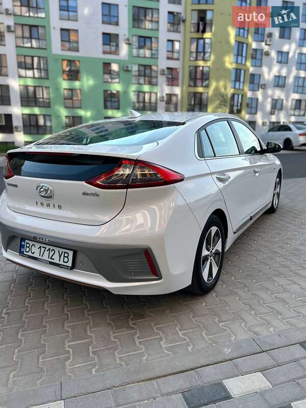 Ліфтбек Hyundai Ioniq 2019 в Стрию