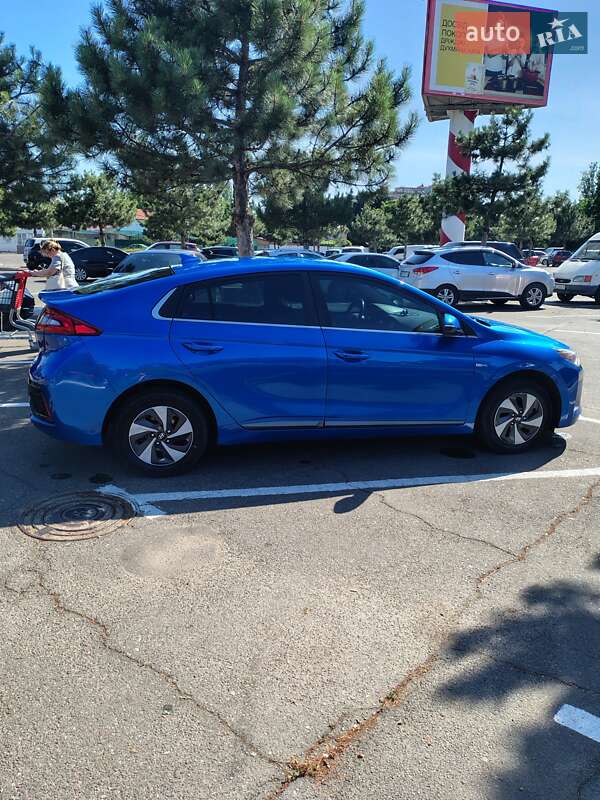 Хэтчбек Hyundai Ioniq 2017 в Одессе