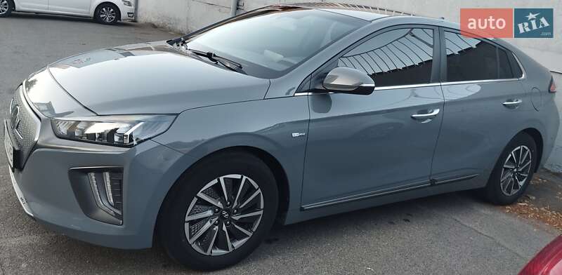 Лифтбек Hyundai Ioniq 2019 в 